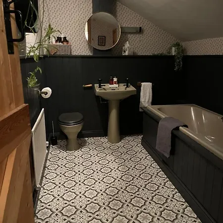 펜션 Granny Vera's @ Marigold 비데일